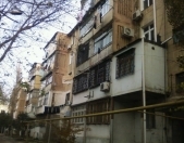 Satılır 3 otaqlı 100 m2 köhnə tikili Sevinc k/t