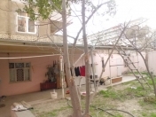 Satılır 3 otaqlı 110 m2 köhnə tikili İnşaatçılar m.