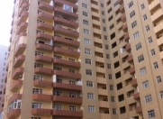 Satılır 1 otaqlı 50 m2 yeni tikili İnşaatçılar m.