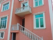 İcarəyə verilir 5 otaqlı 210 m2 həyət evi İnşaatçılar m.