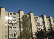 İcarəyə verilir 2 otaqlı 75 m2 köhnə tikili Y.Günəşli