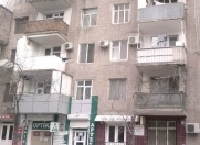 Satılır 4 otaqlı 90 m2 köhnə tikili Gənclik m.