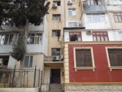 Satılır 4 otaqlı 100 m2 köhnə tikili İnşaatçılar m.