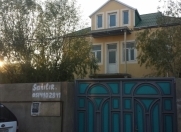 Satılır 6 otaqlı 200 m2 həyət evi Moskva univermağı