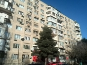 Satılır 4 otaqlı 100 m2 köhnə tikili İnşaatçılar m.