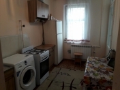 İcarəyə verilir 2 otaqlı 52 m2 köhnə tikili Elmlər Akademiyası m.