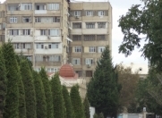 Satılır 4 otaqlı 130 m2 köhnə tikili Gənclik m.