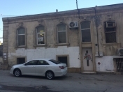 Satılır 9 otaqlı 400 m2 köhnə tikili Axundov bağı