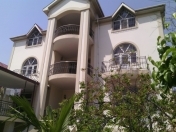 Satılır 9 otaqlı 600 m2 həyət evi Biləcəri