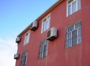 İcarəyə verilir 3 otaqlı 108 m2 həyət evi İnşaatçılar m.