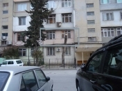 Satılır 4 otaqlı 110 m2 köhnə tikili Zərifə Əliyeva adına park