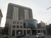 Satılır 5 otaqlı 229 m2 yeni tikili Yasamal r.