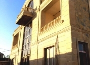 Satılır 12 otaqlı 600 m2 həyət evi Həzi Aslanov