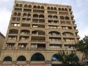 İcarəyə verilir 5 otaqlı 270 m2 köhnə tikili Sahil m.