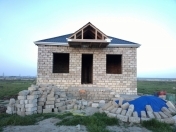 Satılır 4 otaqlı 95 m2 həyət evi Binə