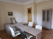 İcarəyə verilir 4 otaqlı 170 m2 ofis İnşaatçılar m.