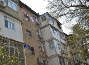 Satılır 1 otaqlı 32 m2 köhnə tikili İnşaatçılar m.