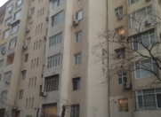 Satılır 5 otaqlı 120 m2 köhnə tikili Elmlər Akademiyası m.