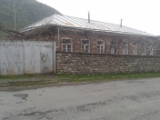 İcarəyə verilir 3 otaqlı 270 m2 bağ evi Qax