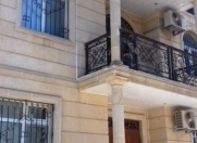 İcarəyə verilir 5 otaqlı 300 m2 həyət evi Binəqədi r.