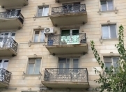 Satılır 2 otaqlı 45 m2 köhnə tikili Cavanşir körpüsü