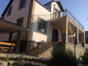 Satılır 7 otaqlı 300 m2 həyət evi Oğuz