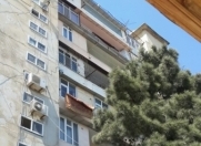 Satılır 5 otaqlı 110 m2 köhnə tikili İnşaatçılar m.
