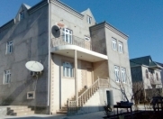 Satılır 9 otaqlı 387 m2 həyət evi Badamdar