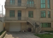 Satılır 6 otaqlı 700 m2 həyət evi Bakıxanov