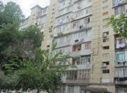 Satılır 4 otaqlı 100 m2 köhnə tikili Yasamal r.