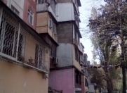 Satılır 3 otaqlı 86 m2 köhnə tikili 4 mkr