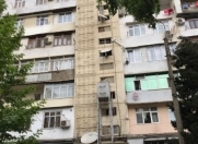 Satılır 4 otaqlı 100 m2 köhnə tikili İnşaatçılar m.