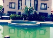 Satılır 10 otaqlı 750 m2 həyət evi Novxanı