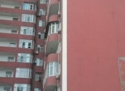 Satılır 2 otaqlı 65 m2 yeni tikili İnşaatçılar m.