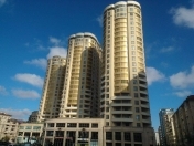 İcarəyə verilir 4 otaqlı 200 m2 yeni tikili Nizami m.