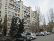 Satılır 2 otaqlı 60 m2 köhnə tikili Ayna Sultanova heykəli