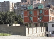 Satılır 6 otaqlı 1420 m2 həyət evi Qaraçuxur