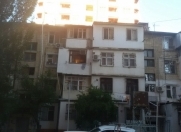 Satılır 1 otaqlı 50 m2 köhnə tikili Elmlər Akademiyası m.