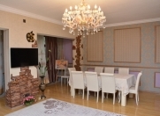 Satılır 3 otaqlı 120 m2 köhnə tikili 8 mkr