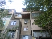 Satılır 3 otaqlı 90 m2 köhnə tikili 8 km