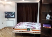 İcarəyə verilir 1 otaqlı 40 m2 köhnə tikili Hüseyn Cavid parkı