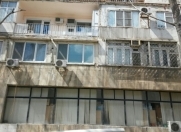 İcarəyə verilir 3 otaqlı 100 m2 köhnə tikili İçəri Şəhər m.