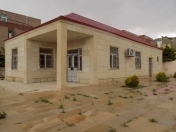 İcarəyə verilir 4 otaqlı 150 m2 bağ evi Səbail r.