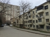 Satılır 3 otaqlı 80 m2 köhnə tikili Nizami m.