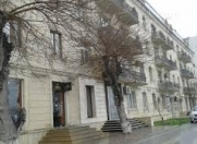 İcarəyə verilir 3 otaqlı 85 m2 köhnə tikili Sahil m.