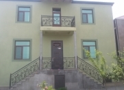 Satılır 5 otaqlı 240 m2 bağ evi Masazır