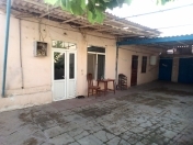 Satılır 2 otaqlı 70 m2 həyət evi Əmircan