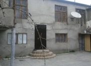 Satılır 8 otaqlı 200 m2 həyət evi Yasamal r.