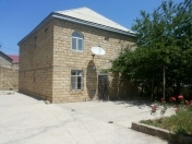 Satılır 5 otaqlı 200 m2 həyət evi Yasamal bazarı