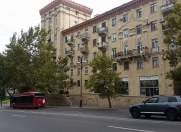 Satılır 3 otaqlı 90 m2 köhnə tikili Dövlət Statistika Komitəsi